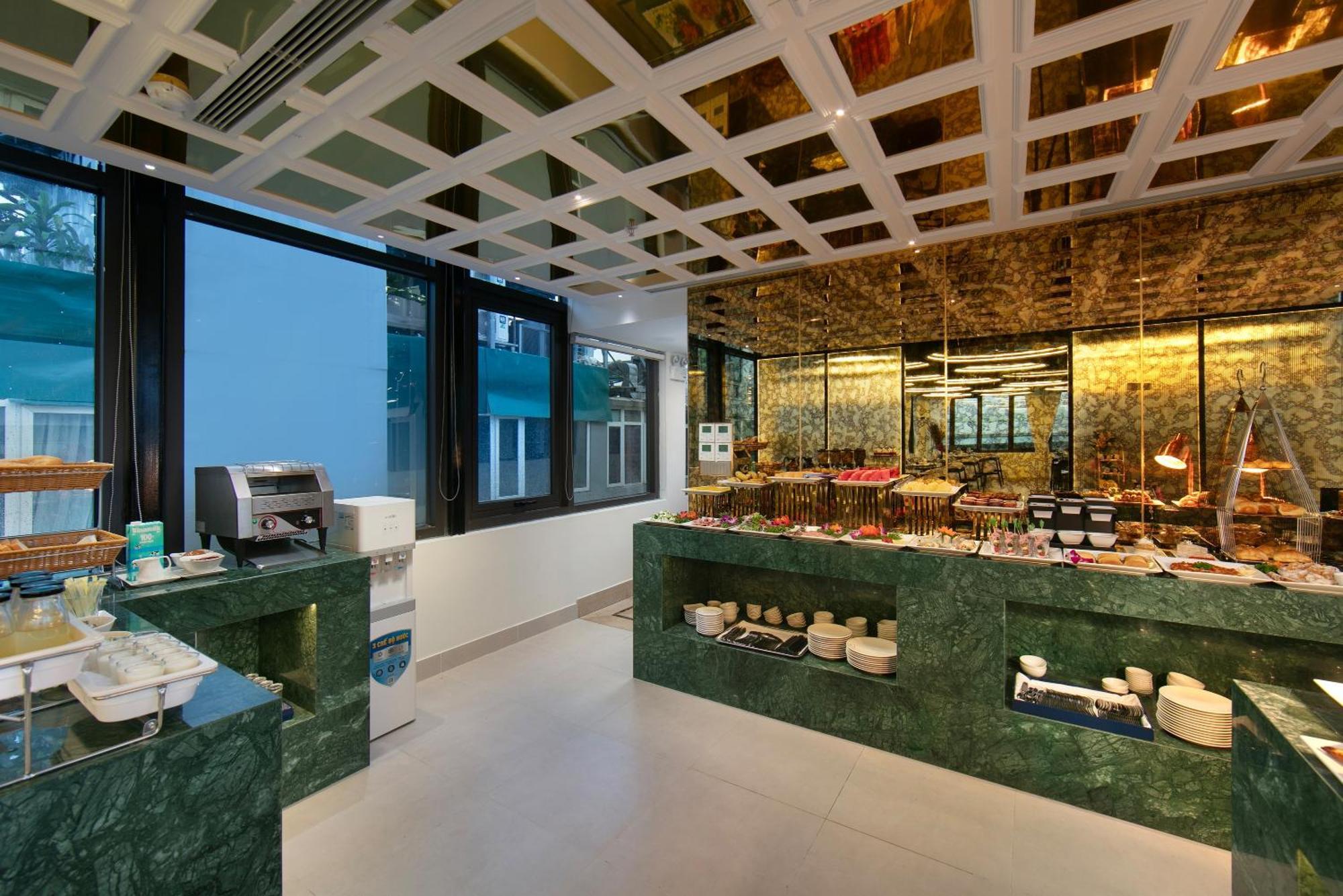 Le Premier Hotel & Rooftop Bar Hanoi Kültér fotó