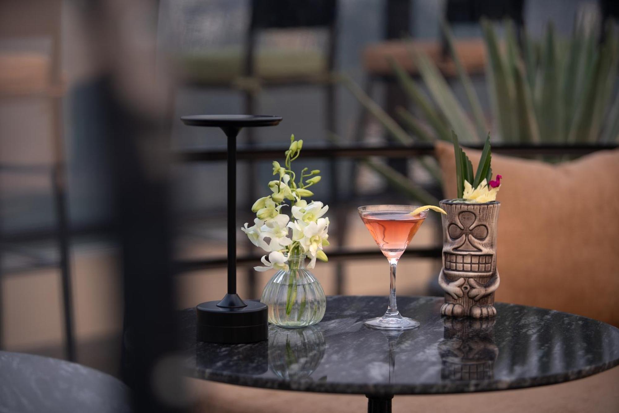 Le Premier Hotel & Rooftop Bar Hanoi Kültér fotó